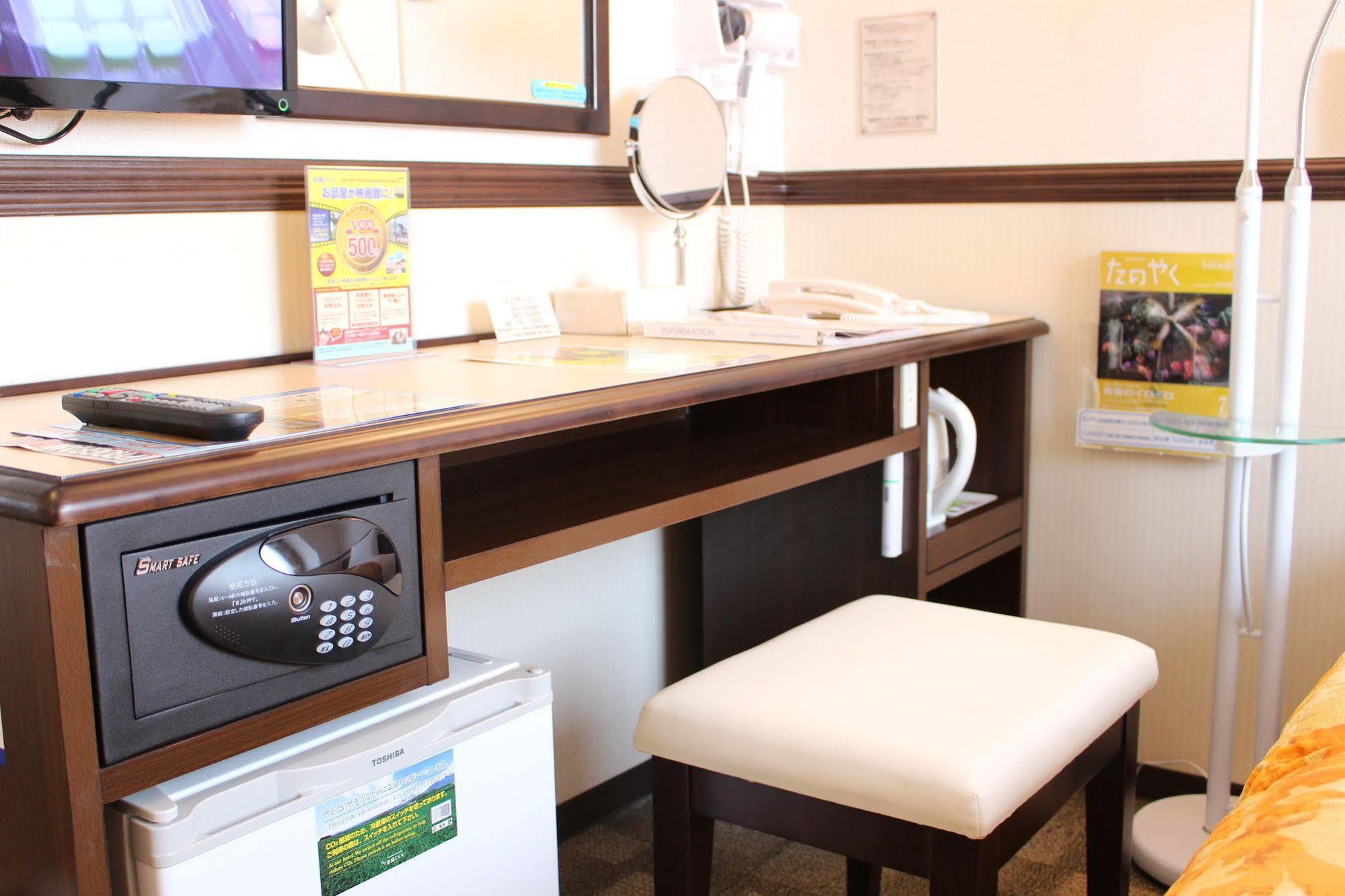 Toyoko Inn Nagoya Owari Ichinomiya Ekimae Buitenkant foto